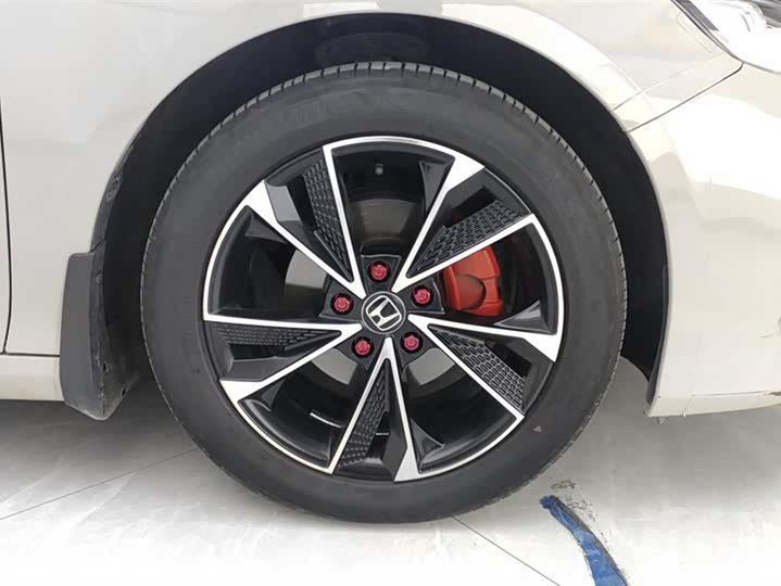 Фото 6 - Honda Accord