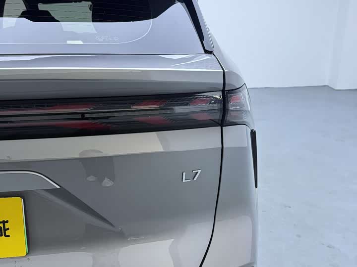 Фото 15 - Geely Galaxy L7