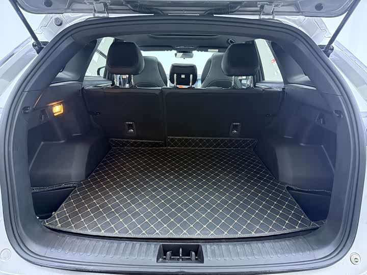 Фото 17 - Geely Galaxy L7