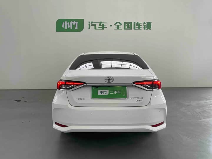 Фото 4 - Toyota Corolla