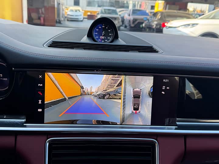 Фото 21 - Porsche Panamera