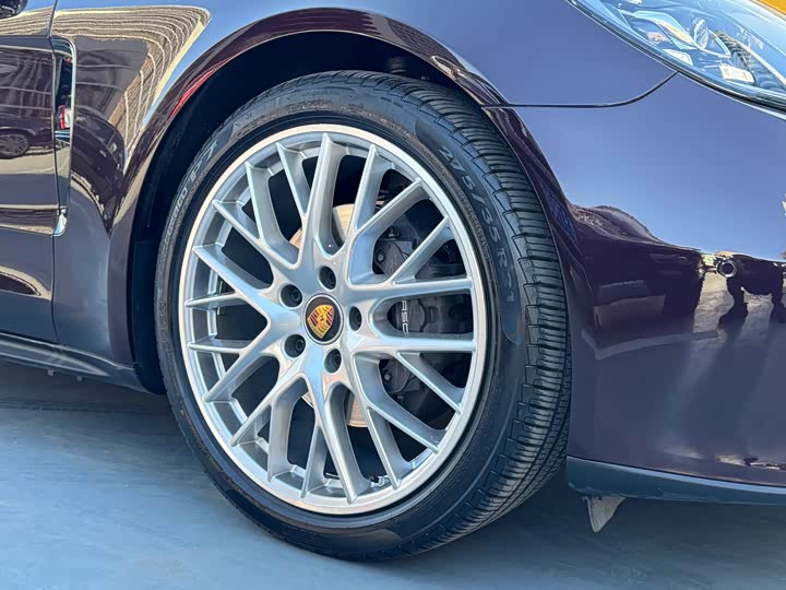 Фото 22 - Porsche Panamera