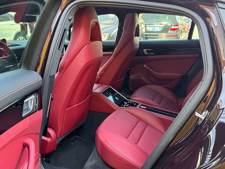 Фото 7 - Porsche Panamera