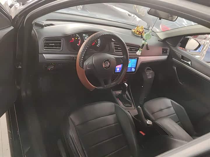 Фото 10 - Volkswagen Lavida