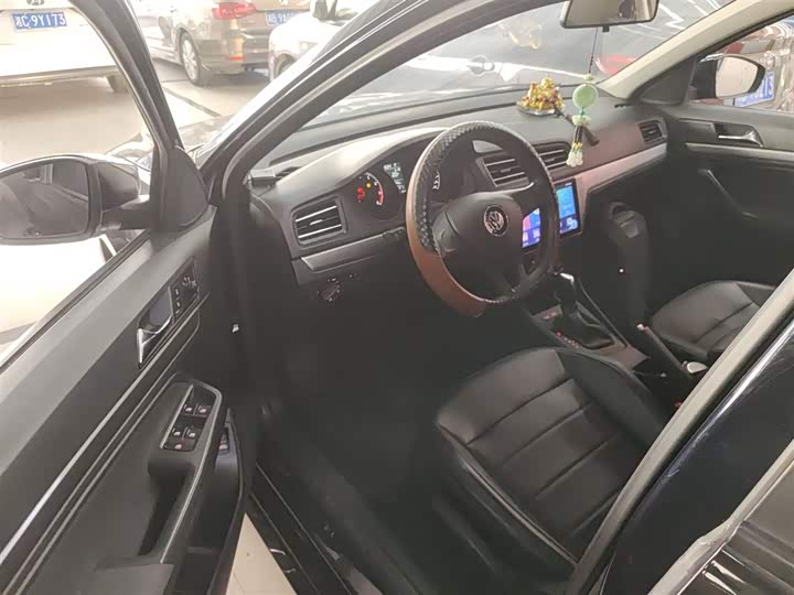 Фото 16 - Volkswagen Lavida