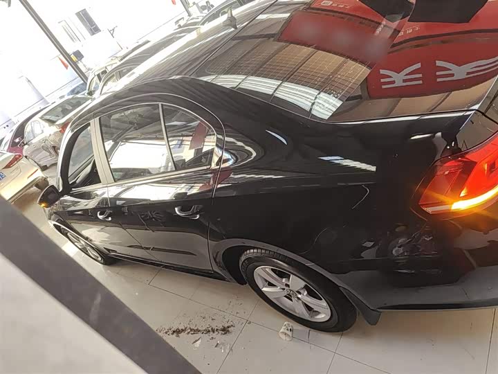 Фото 5 - Volkswagen Lavida