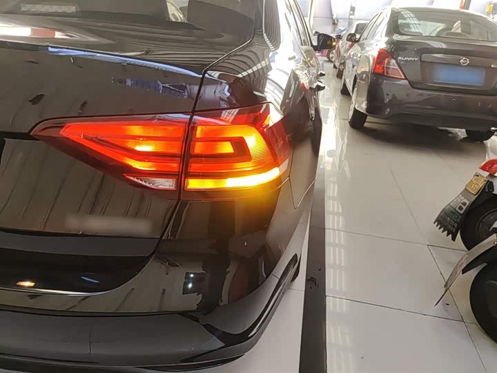 Фото 8 - Volkswagen Lavida