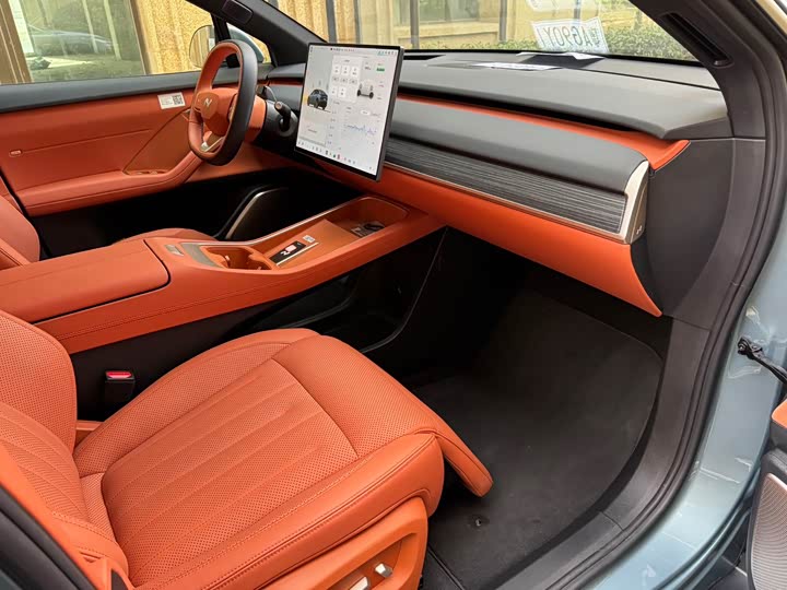 Фото 11 - Nio Onvo L60