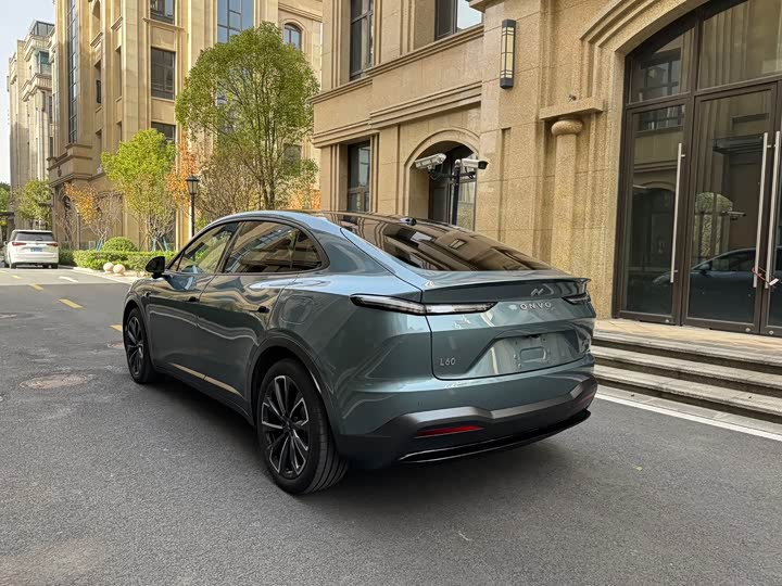 Фото 13 - Nio Onvo L60