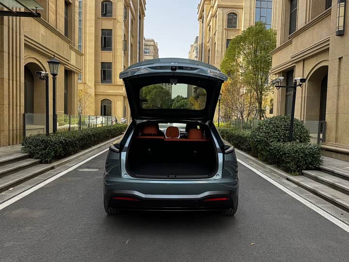 Фото 16 - Nio Onvo L60