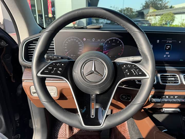 Фото 17 - Mercedes-Benz GLE-Class