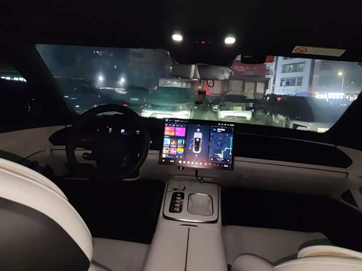 Фото 13 - Xiaomi SU7