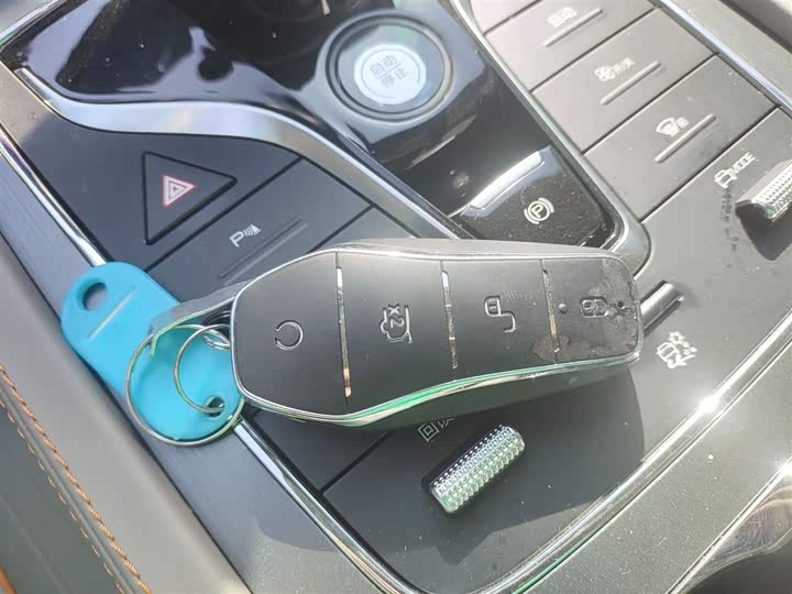 Фото 9 - BYD Yuan Plus