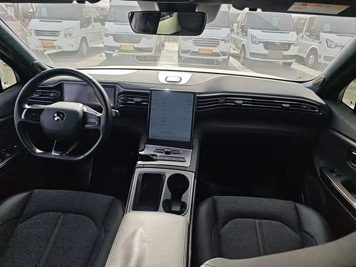 Фото 10 - Nio EC6