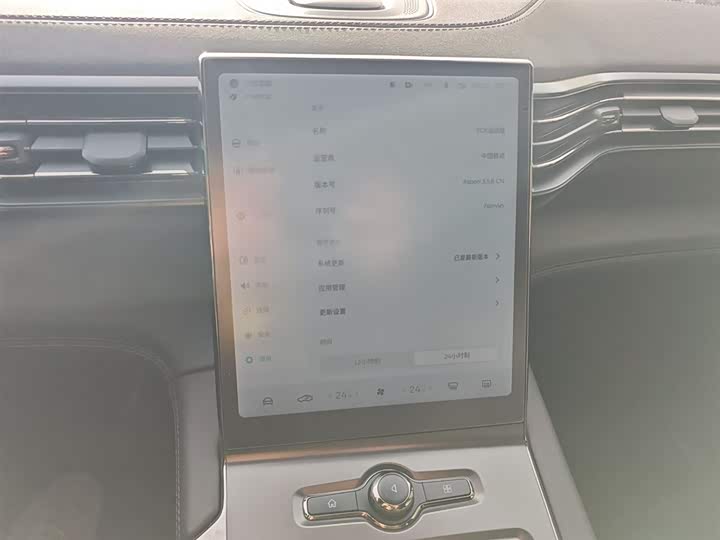 Фото 13 - Nio EC6