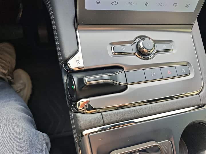 Фото 14 - Nio EC6