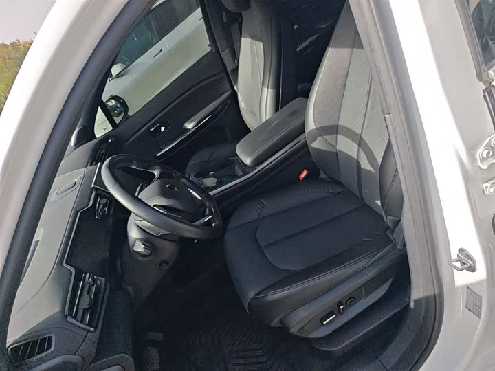 Фото 15 - Nio EC6