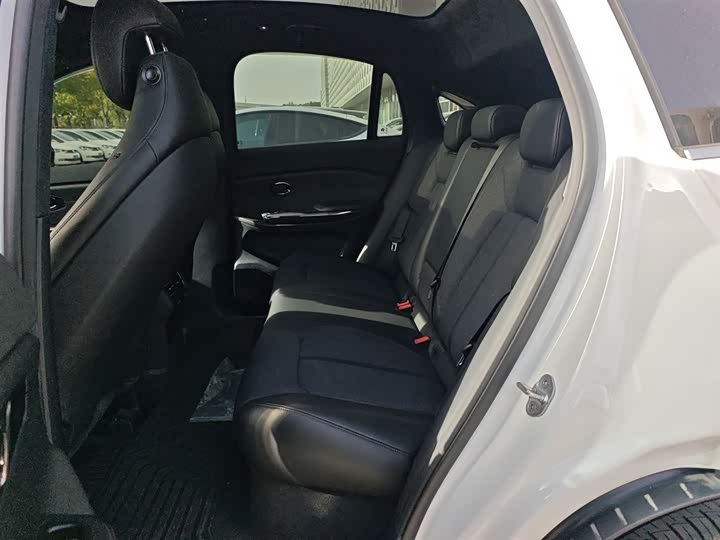 Фото 17 - Nio EC6