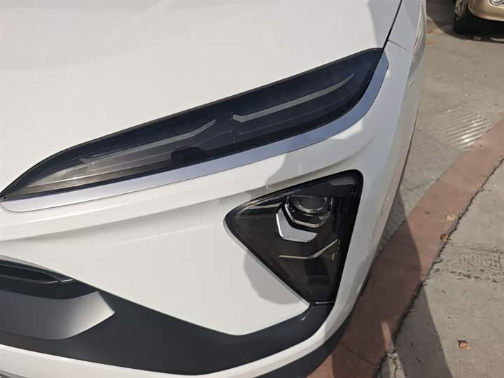 Фото 24 - Nio EC6