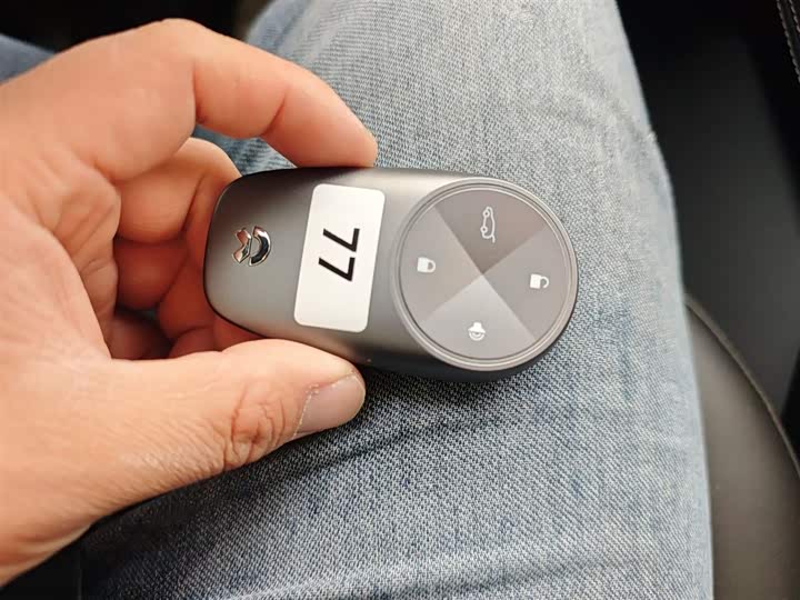 Фото 9 - Nio EC6