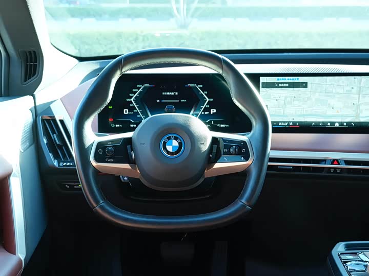 Фото 10 - BMW iX