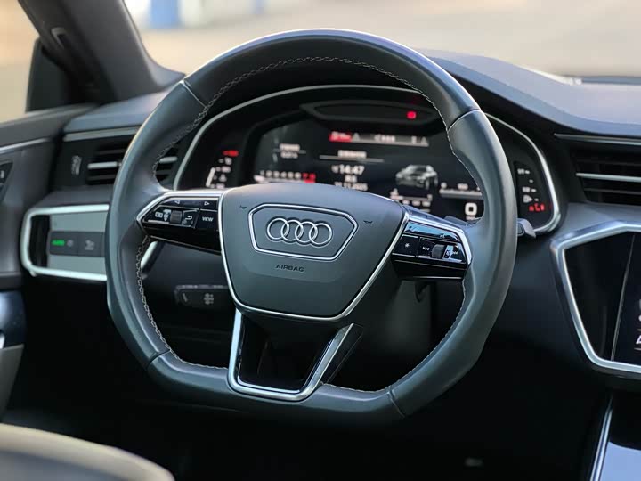 Фото 12 - Audi A7L