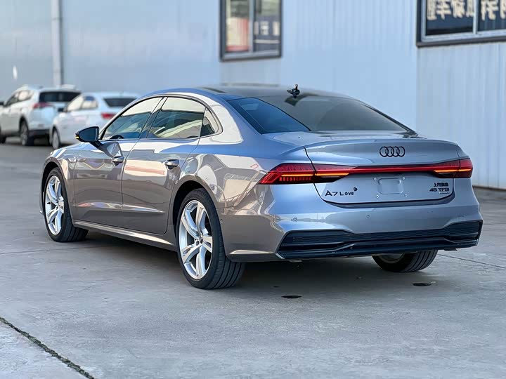 Фото 5 - Audi A7L