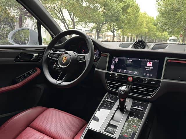 Фото 10 - Porsche Macan