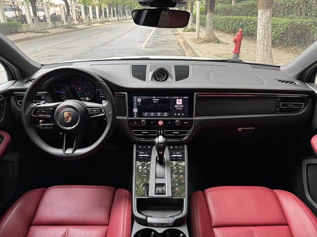 Фото 13 - Porsche Macan
