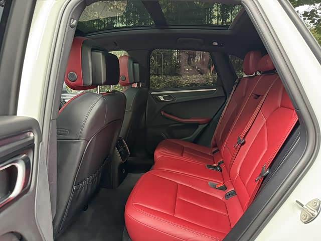 Фото 14 - Porsche Macan