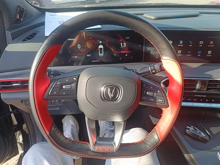 Фото 11 - Changan UNI-T