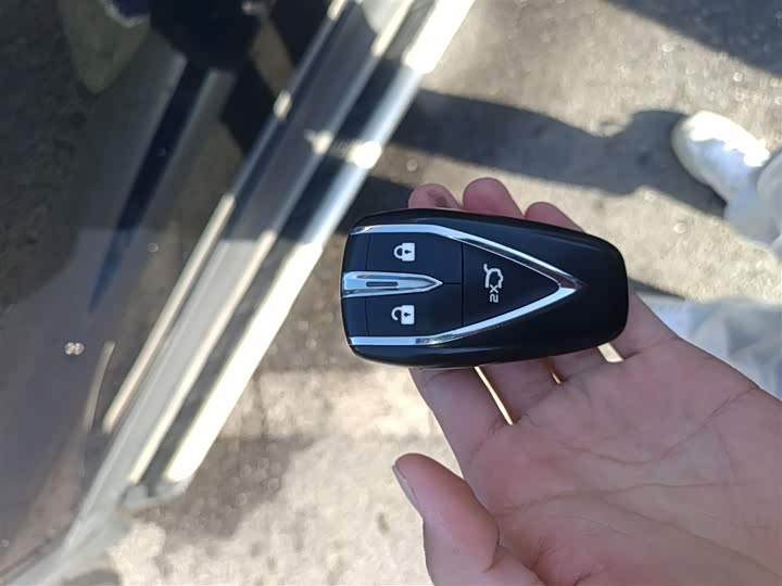 Фото 9 - Changan UNI-T