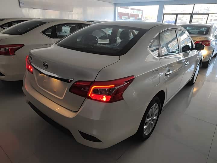 Фото 7 - Nissan Sylphy