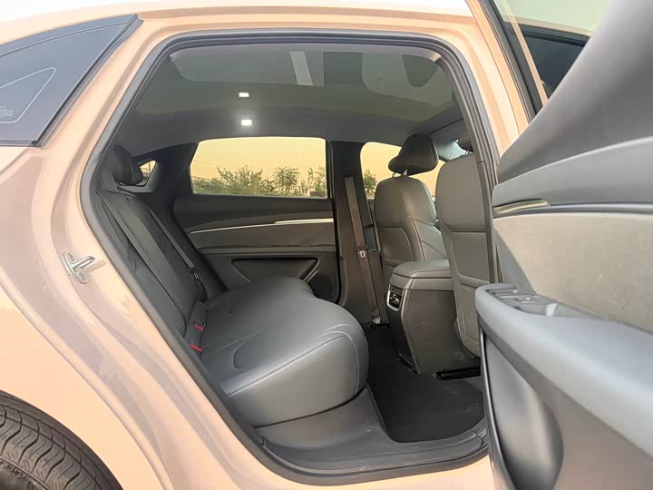 Фото 17 - XPeng Mona M03