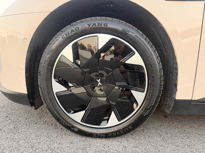 Фото 24 - XPeng Mona M03