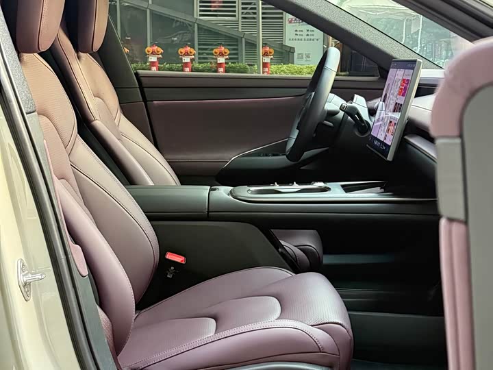 Фото 15 - Xiaomi SU7