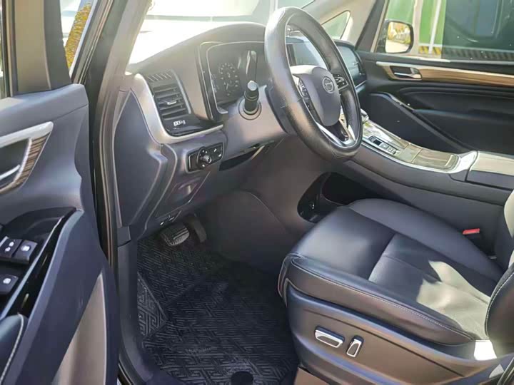 Фото 6 - GAC Trumpchi M8