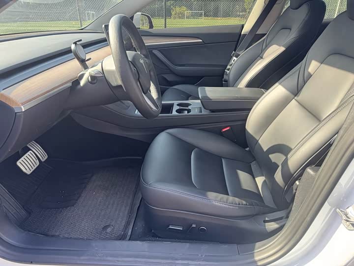 Фото 7 - Tesla Model 3