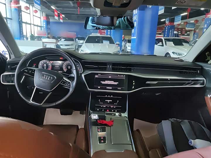 Фото 10 - Audi A6L