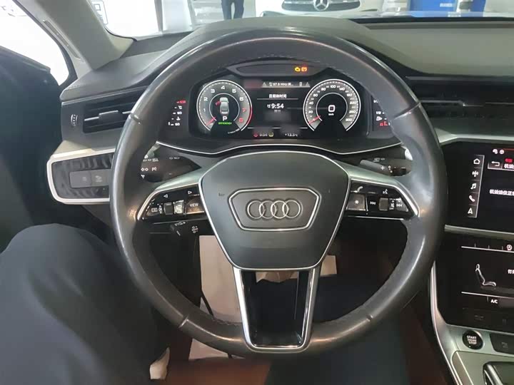 Фото 11 - Audi A6L