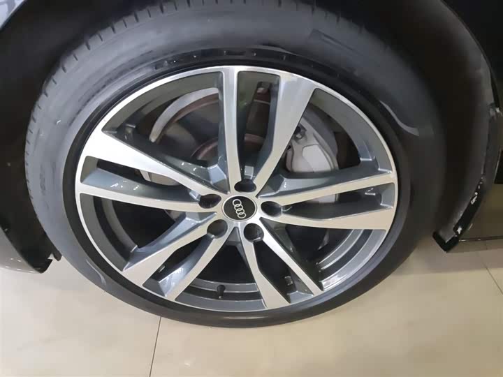 Фото 23 - Audi A6L