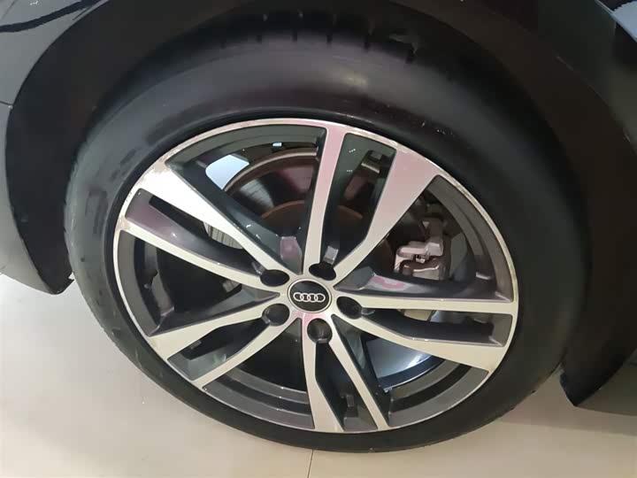 Фото 26 - Audi A6L