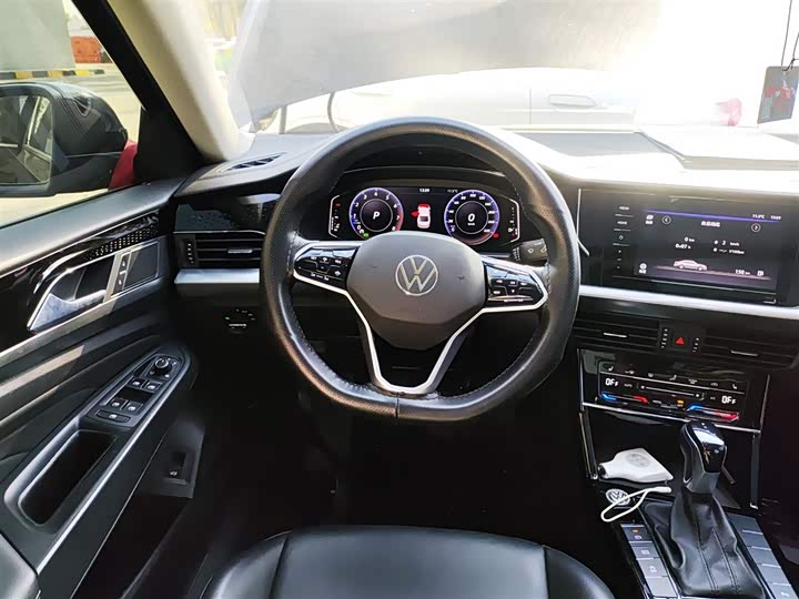 Фото 11 - Volkswagen Passat