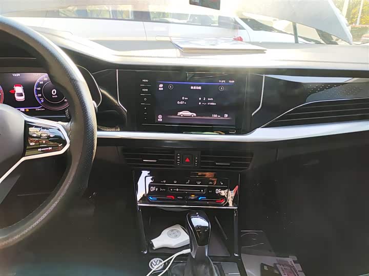 Фото 13 - Volkswagen Passat