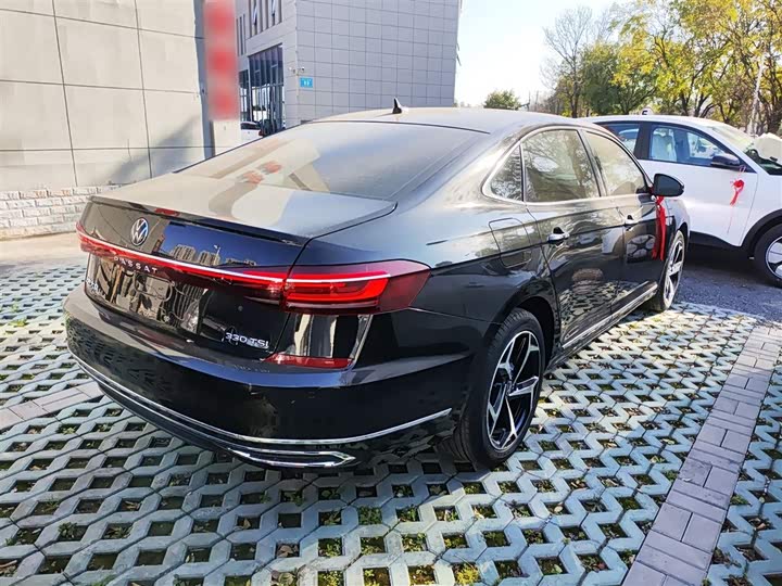 Фото 7 - Volkswagen Passat