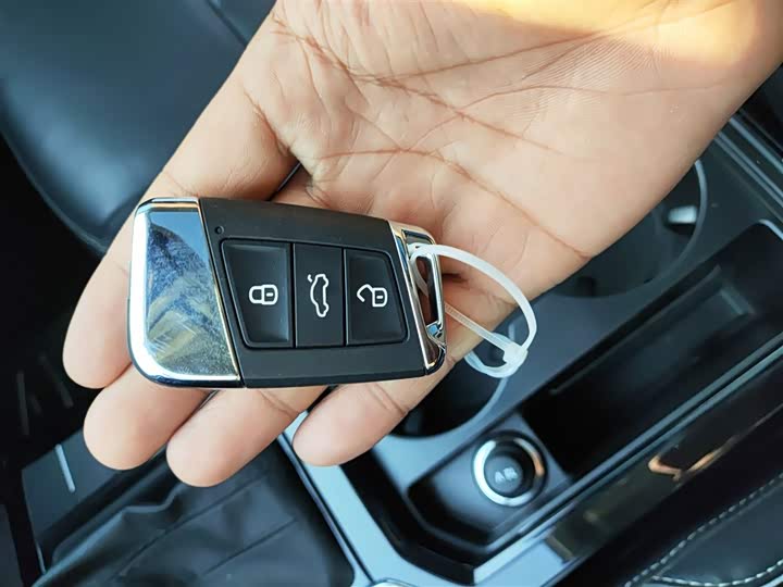 Фото 9 - Volkswagen Passat