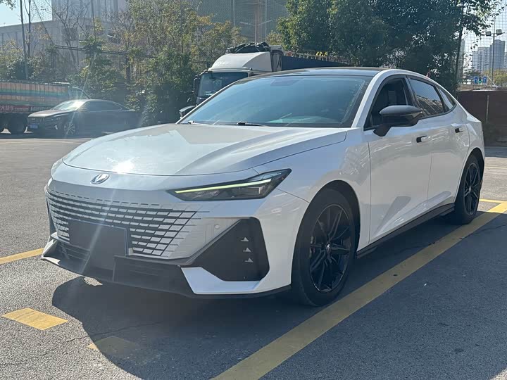 Фото 1 - Changan UNI-V