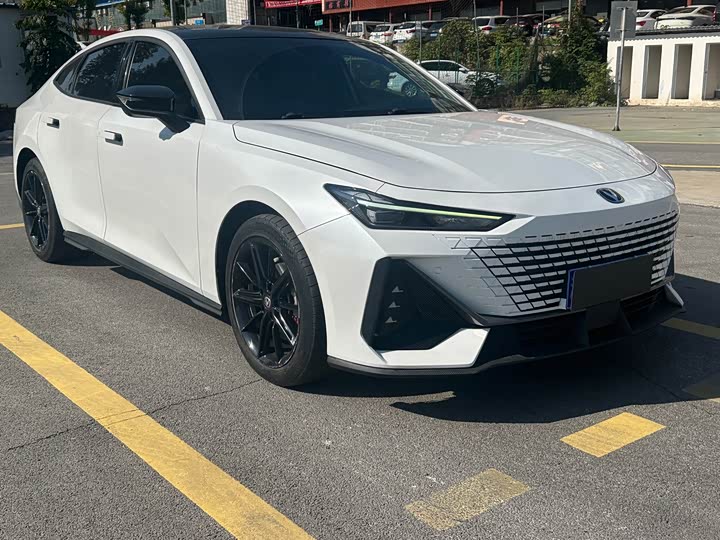 Фото 3 - Changan UNI-V