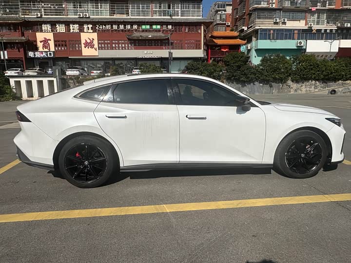 Фото 9 - Changan UNI-V