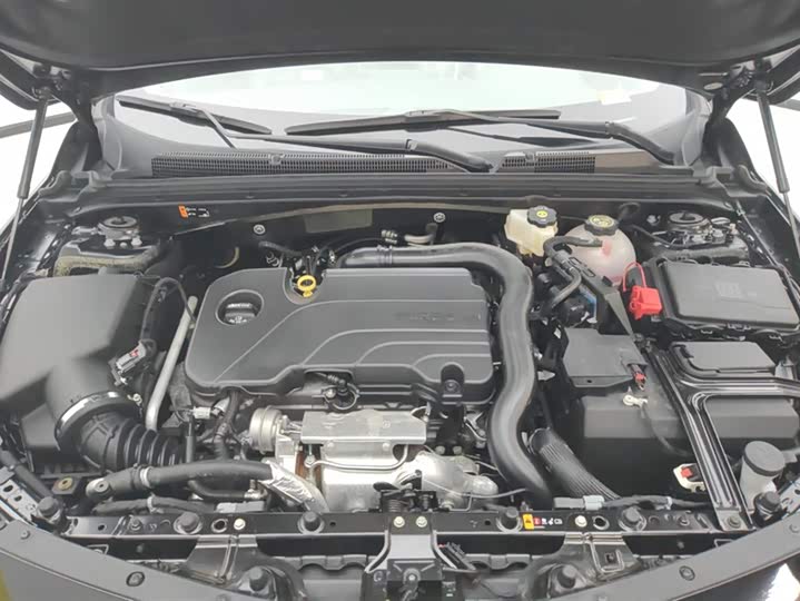 Фото 10 - Chevrolet Malibu XL